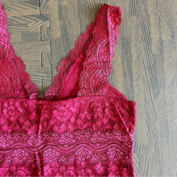 NWOT! | Moda International | Pink/Red Lace V-Neck Tank Top | Size S - Picture 3 of 10
